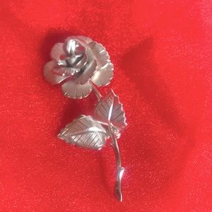 Giovanni 3D Rose and leaves Pin Brooch
